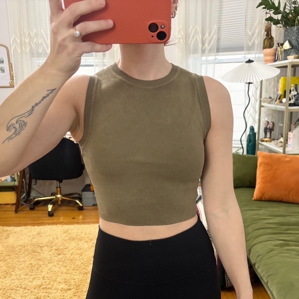 NWOT ZARA Army Green Ribbed High Neck Cropped Sleeveless Tank Top - Sz Small - Picture 1 of 11